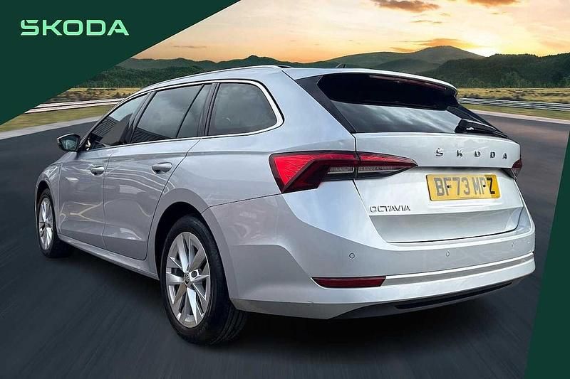 Used Skoda Octavia SE L 147 HP (108 kW) 2023 Silver Estate