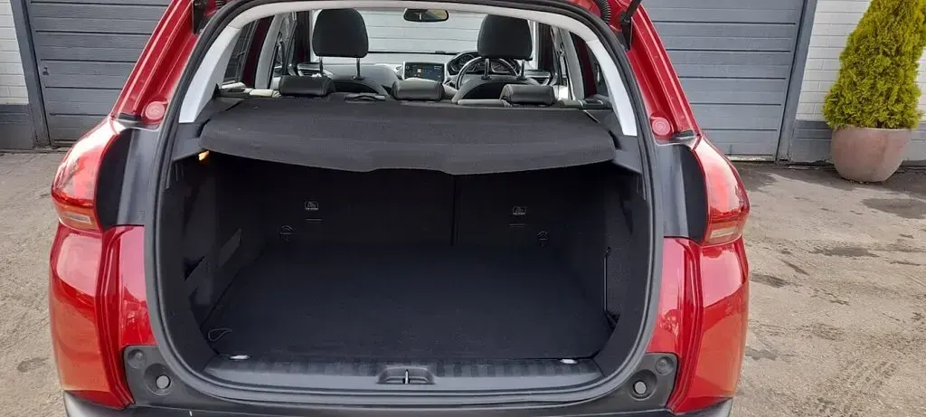 Used Peugeot 2008 Allure Premium 110 HP (80 kW) 2019 Red SUV