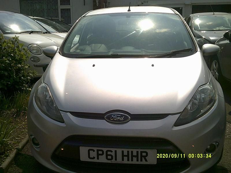 Silver Used 2011 Ford Fiesta Hatchback | £3,150 (Fair price) - Image 1/4