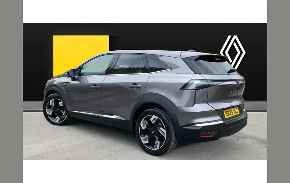 Käytetty Renault Symbioz Techno 143 HP (105 kW) 2025 Harmaa Katumaasturi