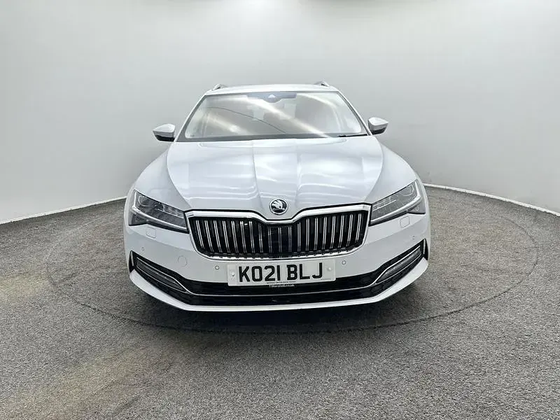 Used Skoda Superb SE L 150 HP (110 kW) 2021 White Estate
