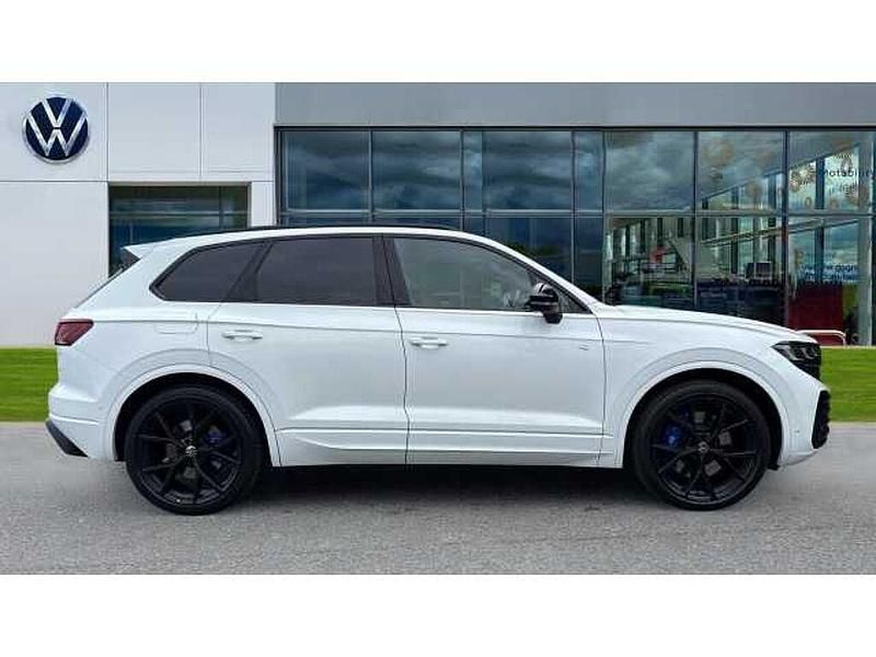 Used VW Touareg R 462 HP (339 kW) 2024 Pure white  SUV
