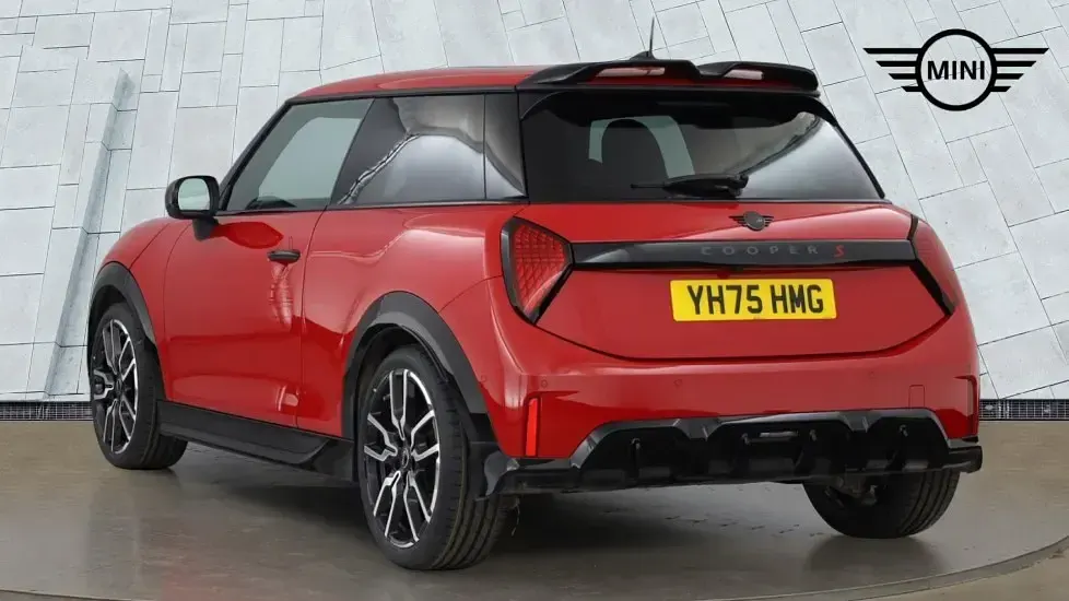 Used Mini Cooper S Hatch 201 HP (147 kW) 2025 Red Hatchback