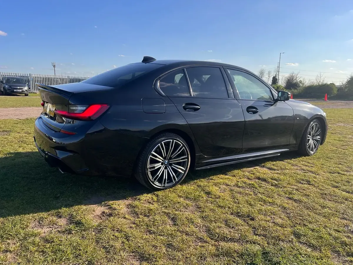 Używany BMW 320 M Sport 190 KM (139 kW) 2019 Czarny Sedan/Limuzyna