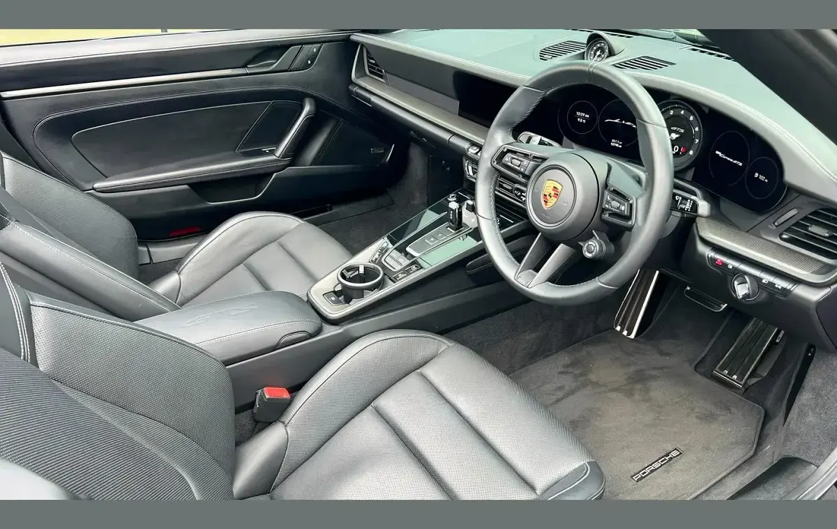 Second-hand Porsche 911 480 CP (353 kW) 2022 Negru Cabrio