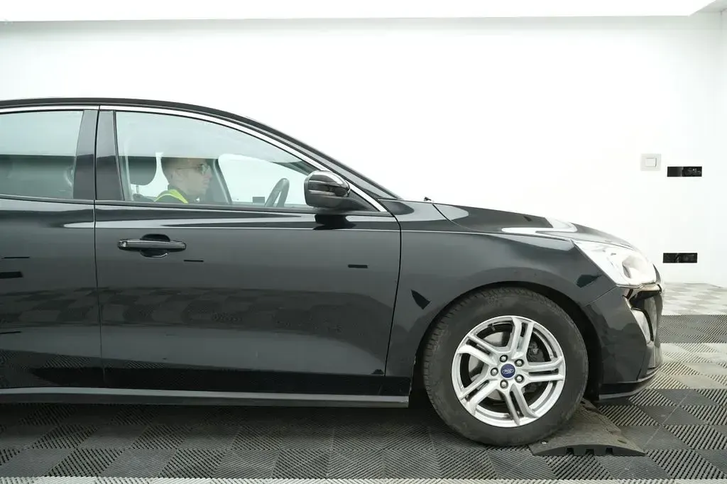 Used Ford Focus Zetec 120 HP (88 kW) 2019 Black Hatchback