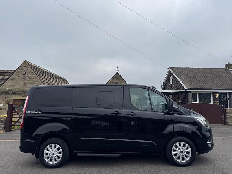 Begagnad Ford Tourneo Titanium 2018 Svart Minibuss