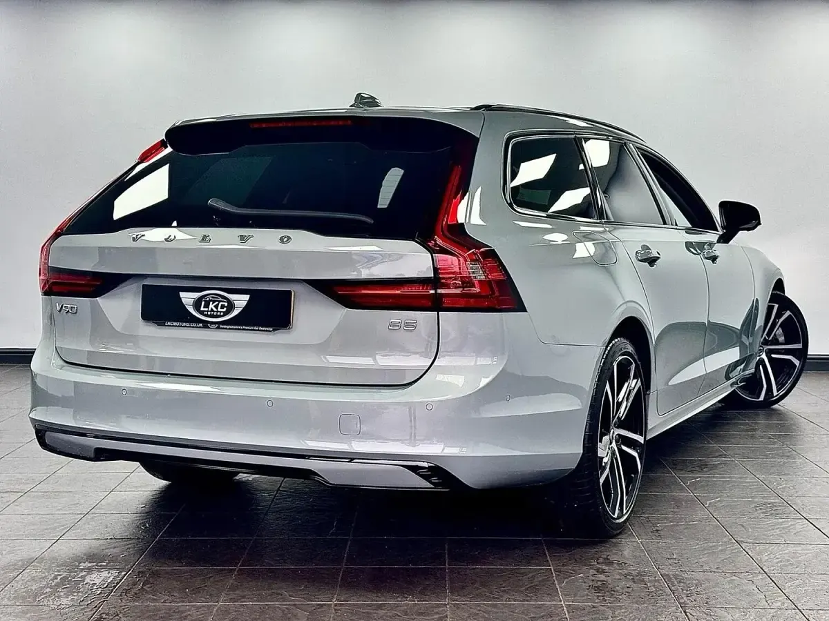 Used Volvo V90 Ultimate 2023 Grey Estate