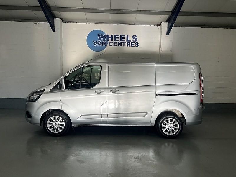 Used Ford Transit Custom Limited 130 HP (95 kW) 2022 Silver Van