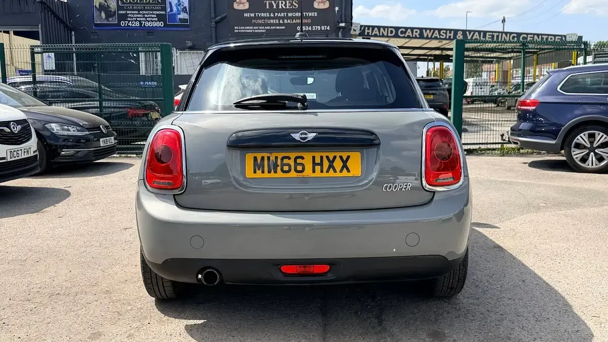 Used Mini Cooper Hatch 136 HP (100 kW) 2016 Grey Hatchback