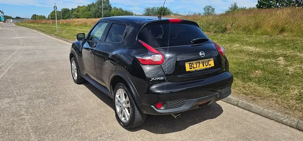Used Nissan Juke N-Connecta 2017 Metallic black SUV