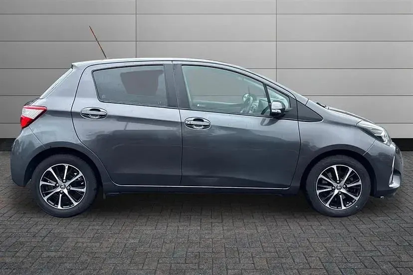 Used Toyota Yaris 111 HP (81 kW) 2019 Grey Hatchback