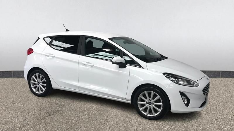 Used Ford Fiesta Titanium 125 HP (91 kW) 2019 White Hatchback