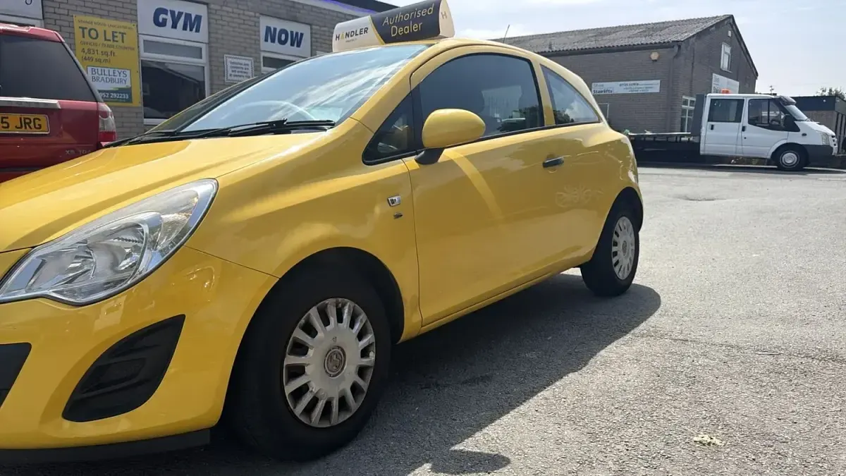 Used Vauxhall Corsa S 65 HP (47 kW) 2012 Yellow Hatchback
