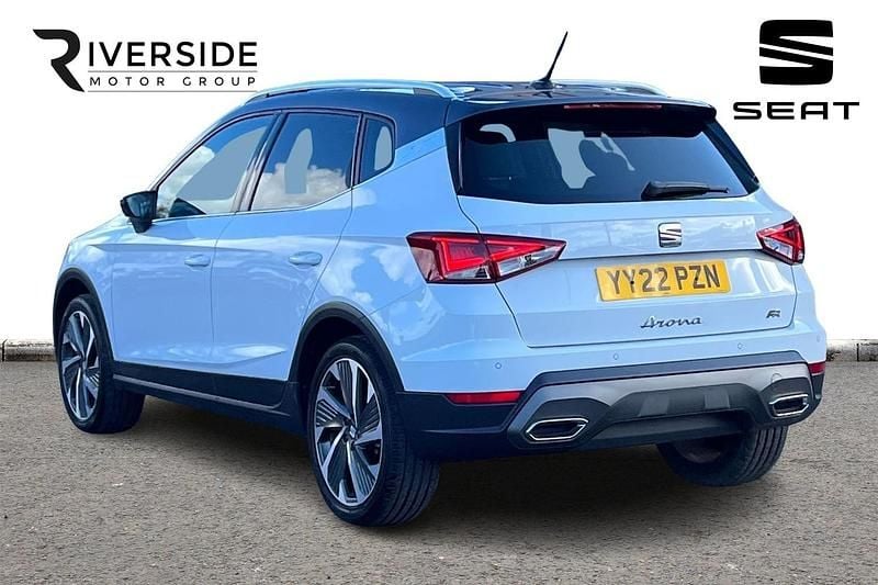 Used Seat Arona FR Sport 110 HP (80 kW) 2022 Glacier white / magnetic tech grey SUV