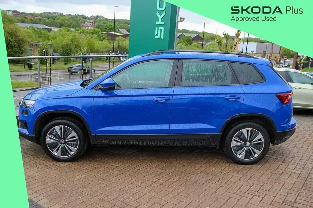 Gebraucht Skoda Karoq SE Drive 108 PS (79 kW) 2024 Blau SUV