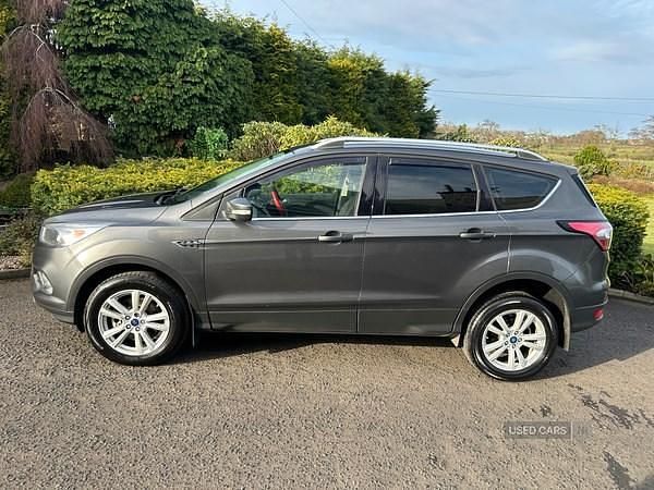 Second-hand Ford Kuga Zetec 120 CP (88 kW) 2017 Gri SUV
