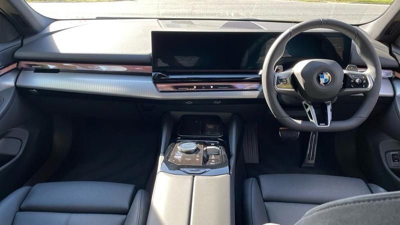 Used BMW 520 M Sport 208 HP (152 kW) 2025 Oxide grey Sedan