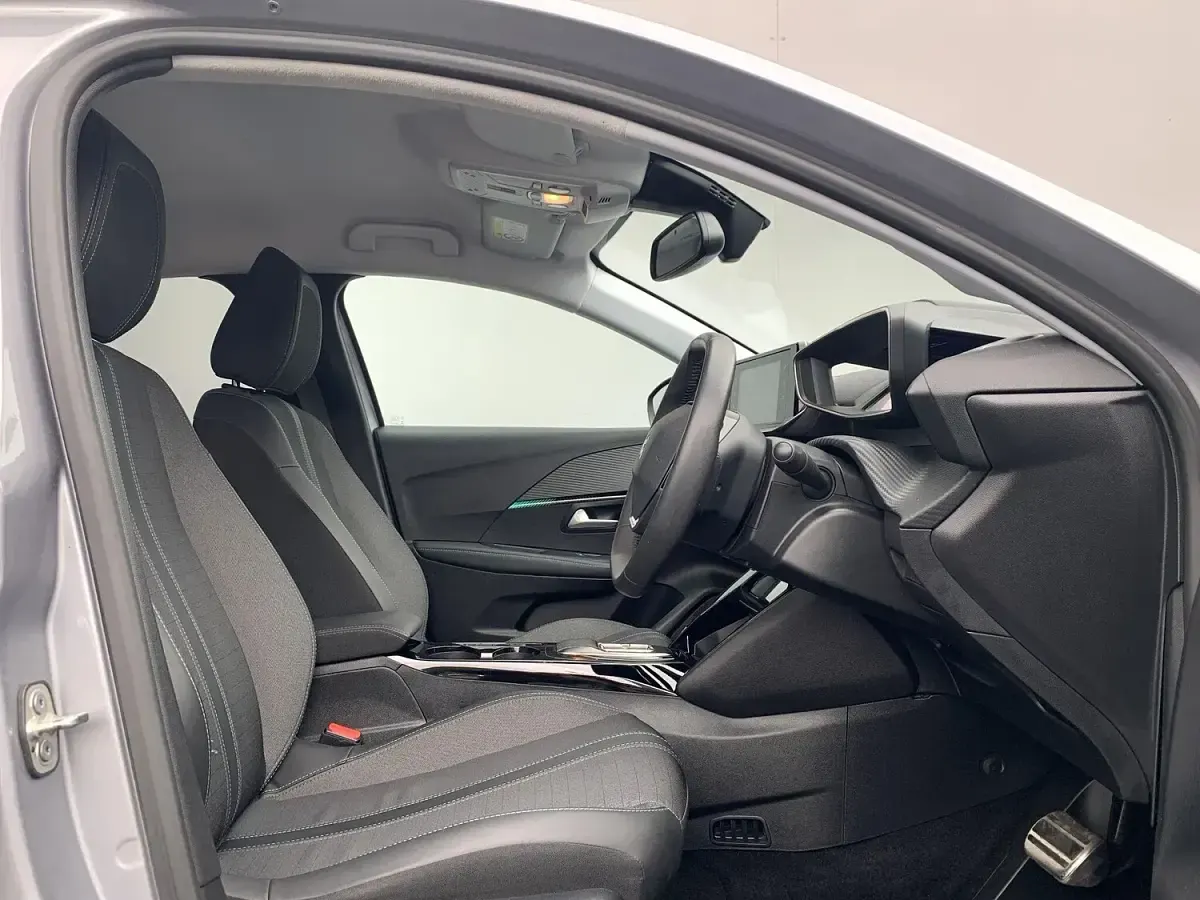 Used Peugeot e-208 Allure+ 100 kW (136 HP) 2023 Grey Hatchback