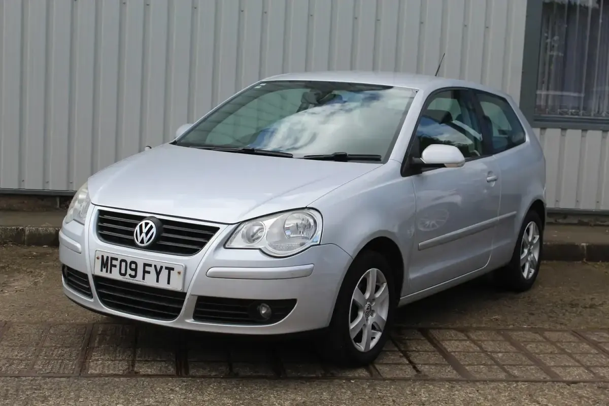 Used VW Polo Match 60 HP (44 kW) 2009 Silver Hatchback