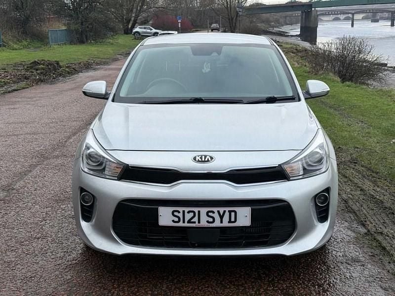 Used Kia Rio 99 HP (72 kW) 2017 Silver Hatchback