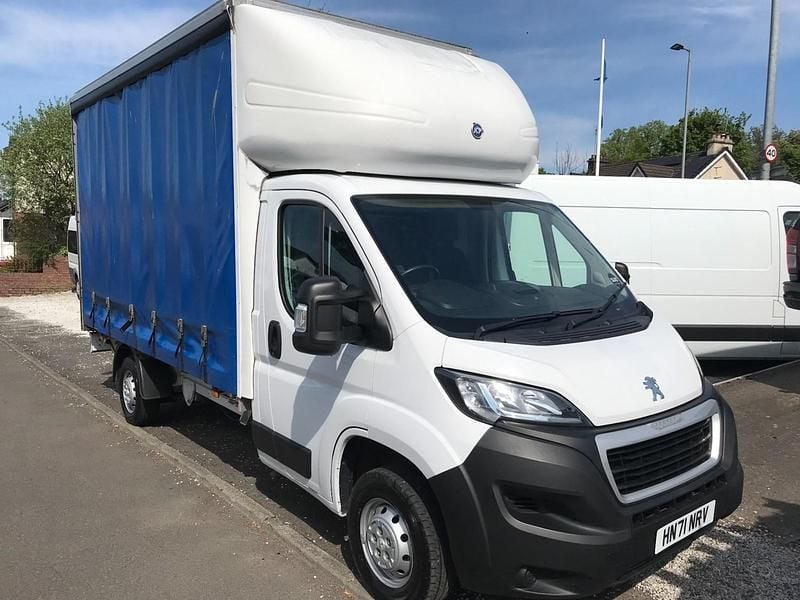 Used Peugeot Boxer Business-Line 140 HP (102 kW) 2021 White Van
