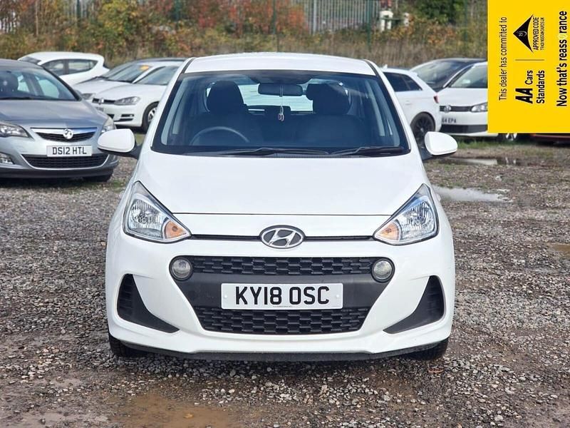Used Hyundai i10 SE 87 HP (63 kW) 2018 White Hatchback