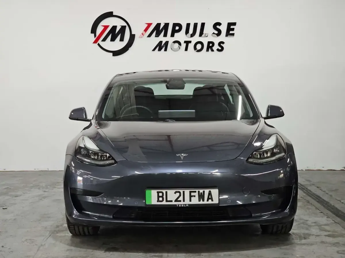 Usado Tesla Model 3 Standard Range 366 kW (498 HP) 2021 Cinzento Sedan