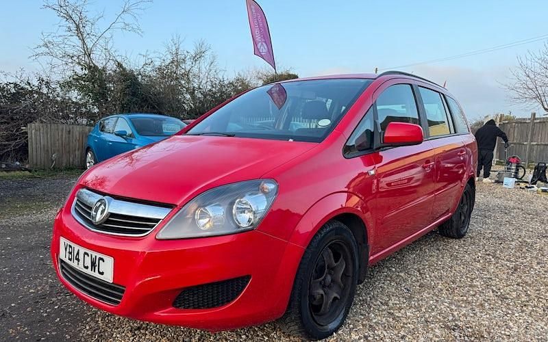 Used Vauxhall Zafira 120 HP (88 kW) 2014 Red MPV