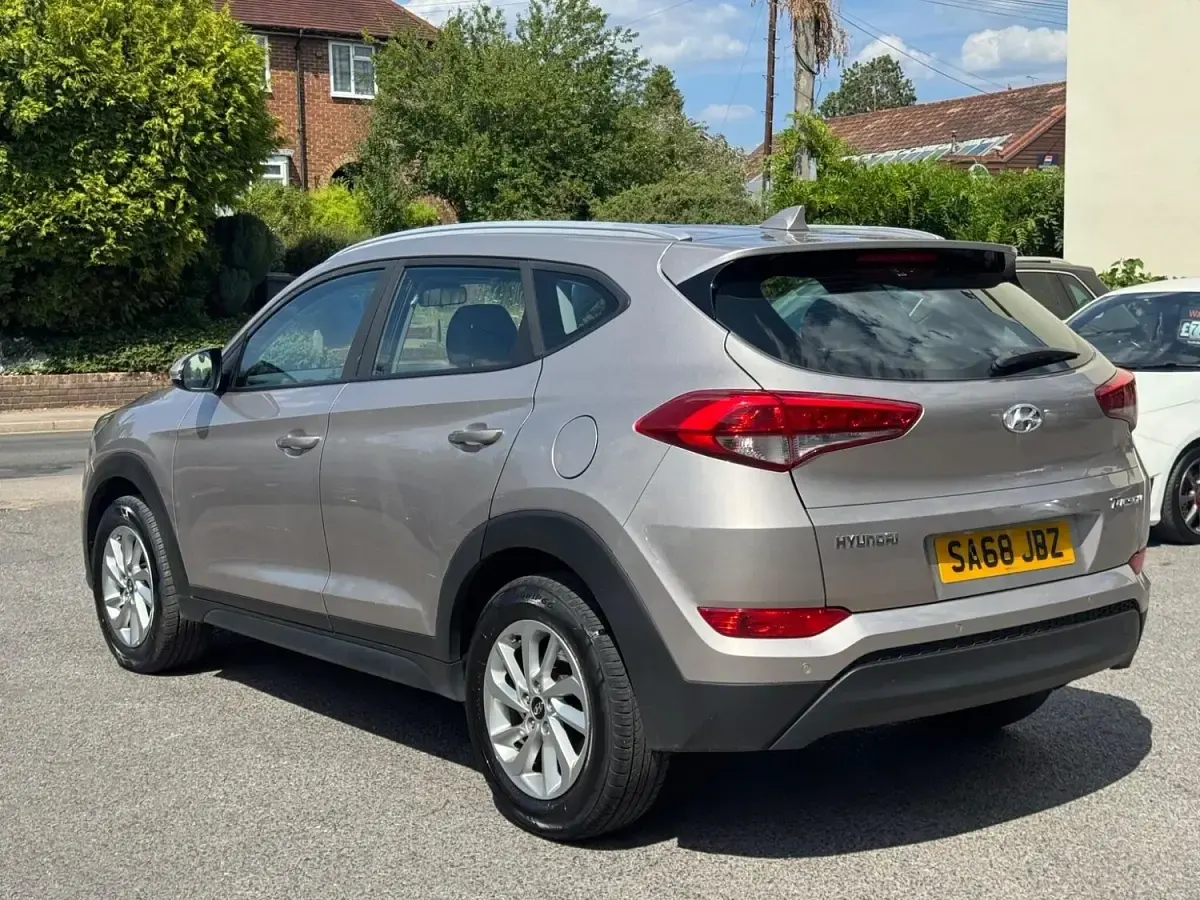Used Hyundai Tucson SE 116 HP (85 kW) 2018 Beige SUV