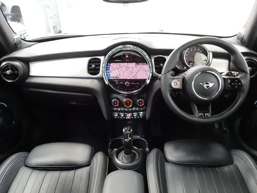 Used Mini Cooper S Exclusive 178 HP (130 kW) 2022 Red Hatchback