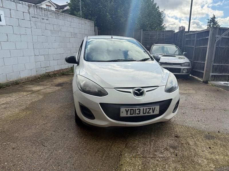 White Used 2013 Mazda 2 Hatchback | £1,250 (Fair price) - Image 1/4