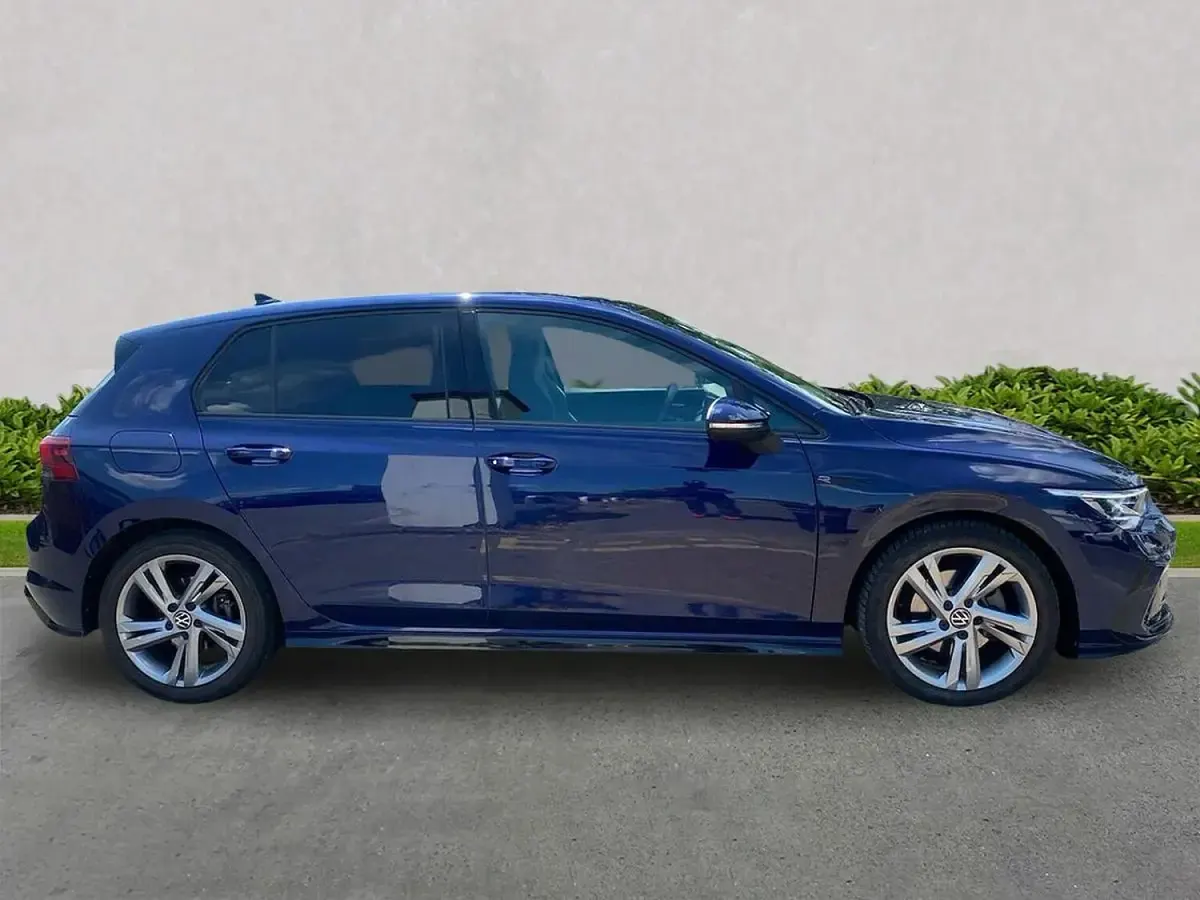 Used VW Golf VIII R-line 150 HP (110 kW) 2021 Blue Hatchback