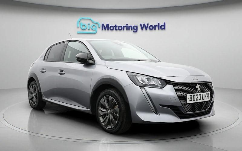 Used Peugeot e-208 Allure+ 100 kW (136 HP) 2023 Grey Hatchback