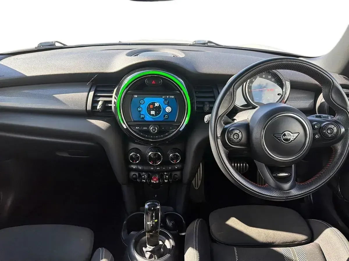 Used Mini Cooper Hatch 134 HP (98 kW) 2020 Silver Hatchback