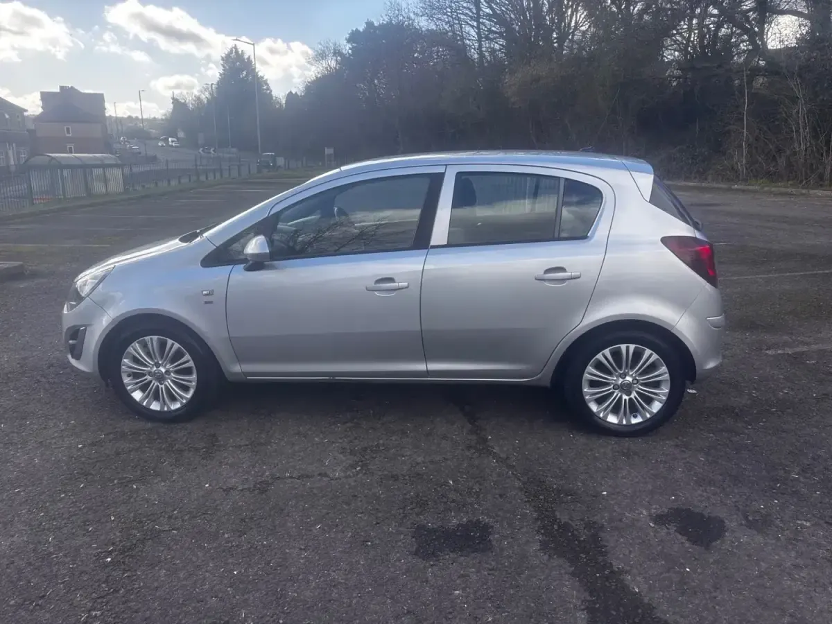 Usado Vauxhall Corsa 2015 Prateado Citadino
