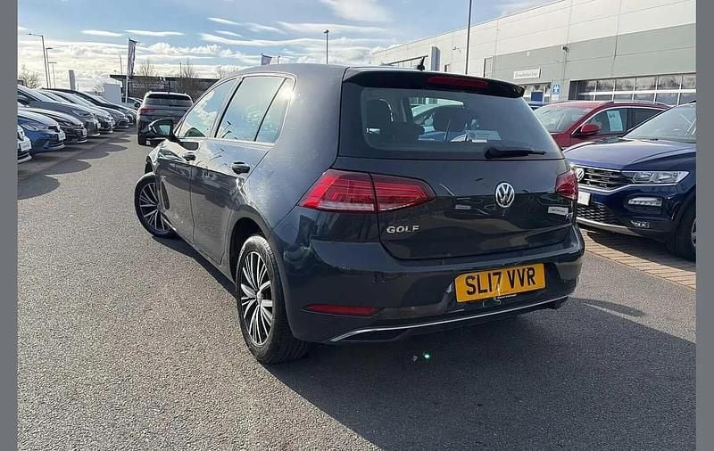 Used VW Golf VII SE 123 HP (90 kW) 2017 Grey Hatchback