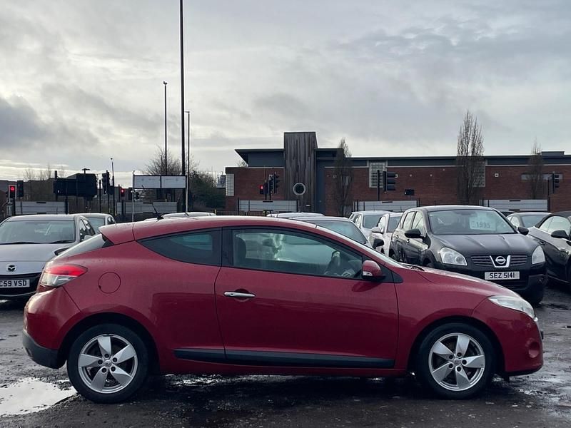 Used Renault Mégane Coupé Dynamique 2009 Red Coupe
