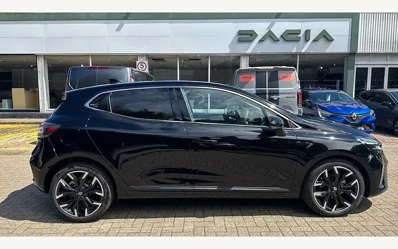 New Renault Clio Techno 90 HP (66 kW) 2026 Metallic  diamond black  Hatchback