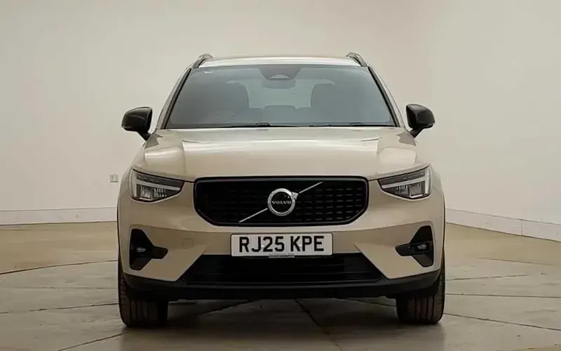 Used Volvo XC40 Plus 197 HP (144 kW) 2026 Brown SUV