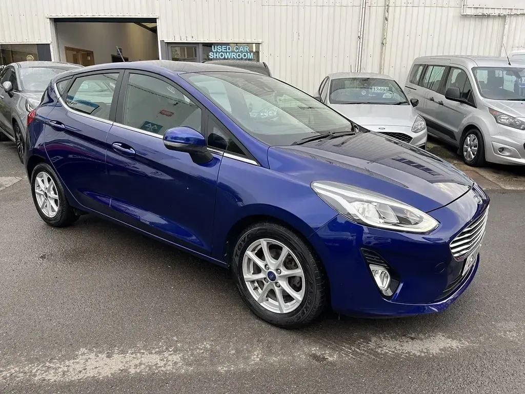 Usado Ford Fiesta Zetec 100 HP (73 kW) 2018 Azul Citadino