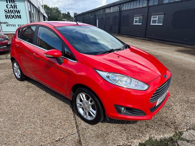 Red Used 2014 Ford Fiesta Zetec Hatchback | £4,995 (Fair price) - Image 1/4