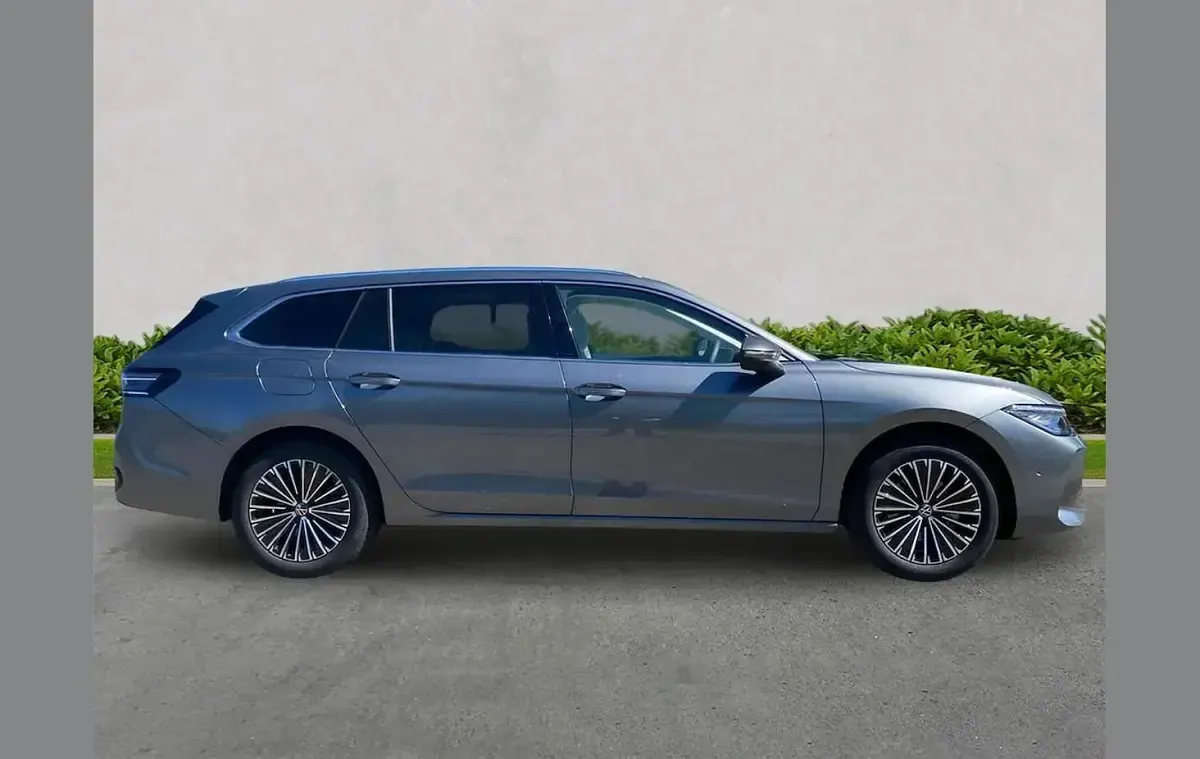 New VW Passat Elegance 147 HP (108 kW) 2025 Other Estate
