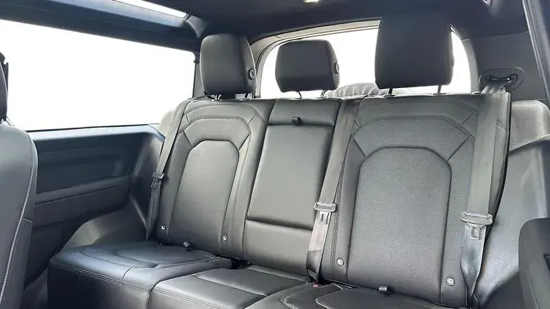 Used Land Rover Defender SE Dynamic 2025 White SUV