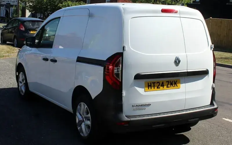 Used Renault Kangoo 95 HP (69 kW) 2023 White MPV