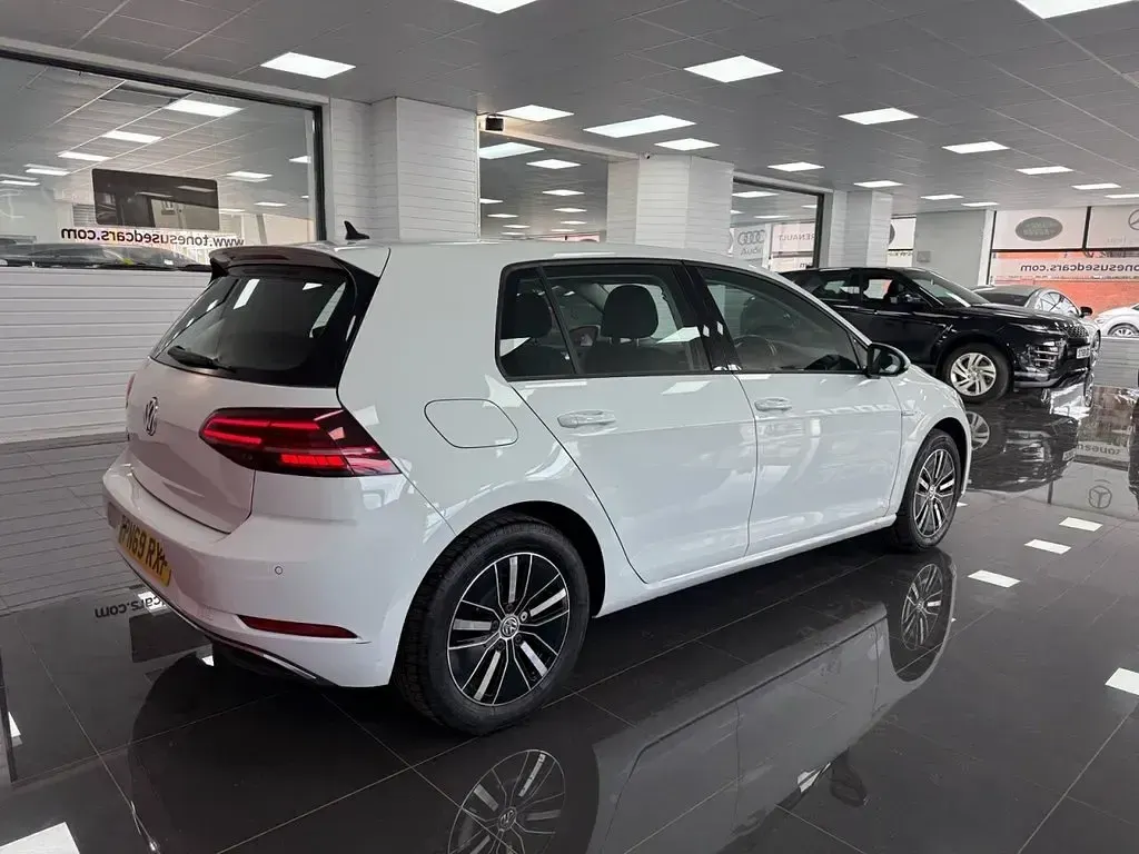 Used VW e-Golf 99 kW (135 HP) 2019 White Hatchback