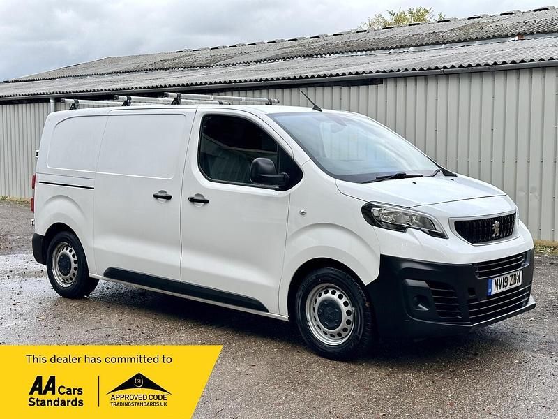 White Used 2019 Peugeot Expert Van | £6,595 (Fair price) - Image 1/4