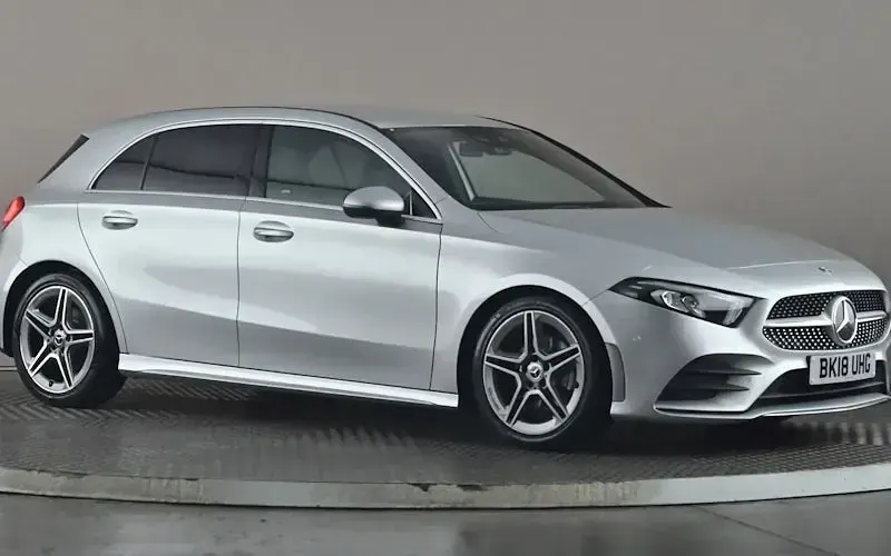 Second-hand Mercedes A200 AMG Line Premium 163 CP (119 kW) 2022 Hatchback