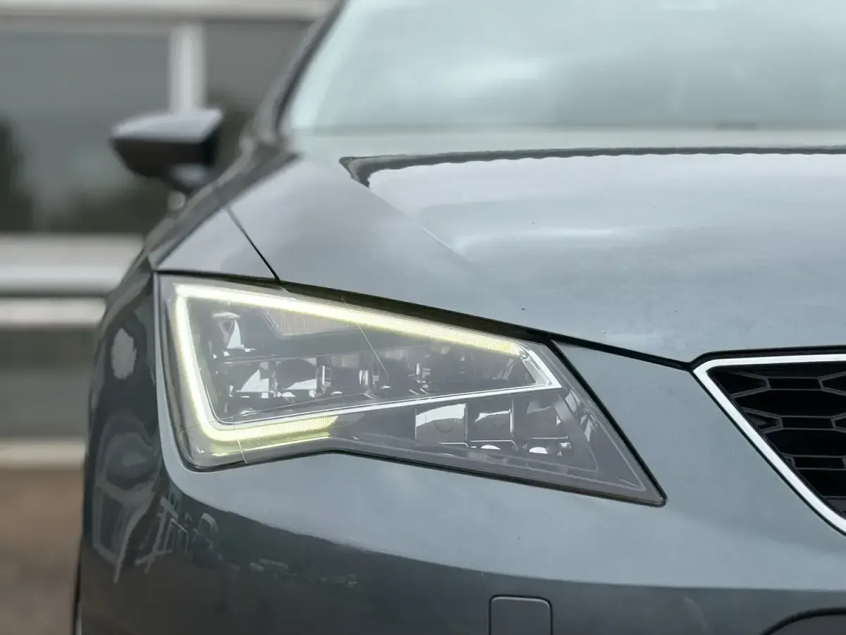 Used Seat Leon FR 125 HP (91 kW) 2017 Grey Hatchback
