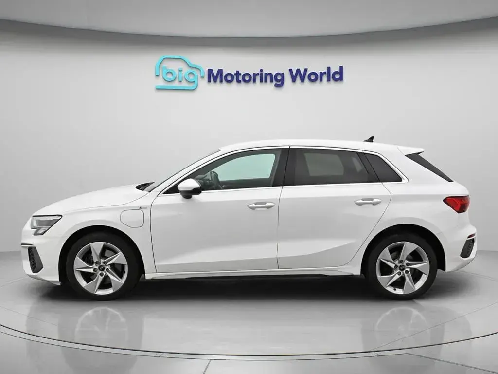 Used Audi A3 Sportback S-Line 204 HP (150 kW) 2022 White Hatchback